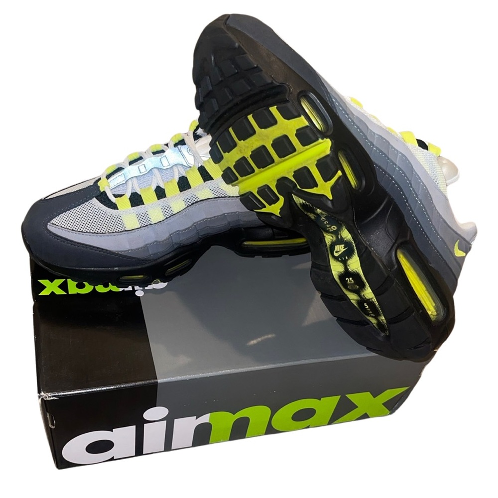 Nike Air Max 95 Neon OG size 8.5 (2020)